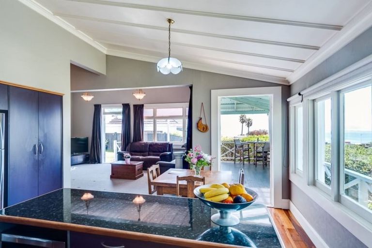 Photo of property in 7a Bay View Road, Bluff Hill, Napier, 4110