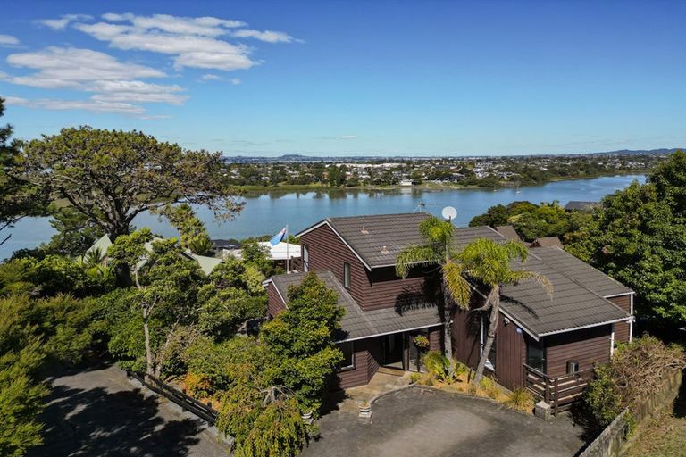 Photo of property in 199 West Harbour Drive, West Harbour, Auckland, 0618