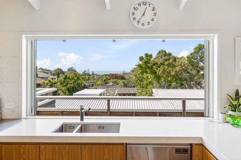 Photo of property in 25 Maxwelton Drive, Mairangi Bay, Auckland, 0630