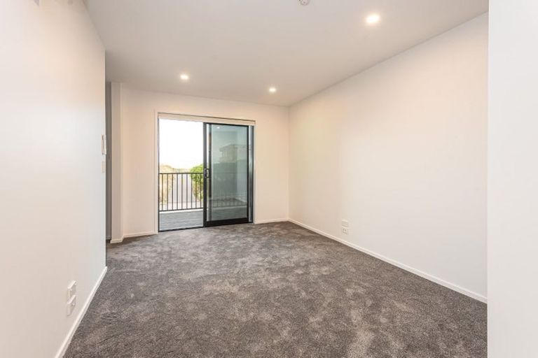 Photo of property in 9/180 Marine Parade, New Brighton, Christchurch, 8083