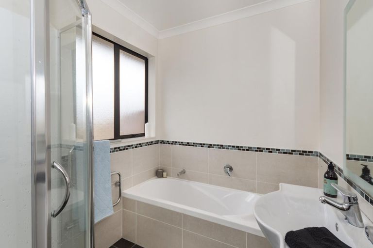 Photo of property in 9b Cosgrave Road, Papakura, 2110