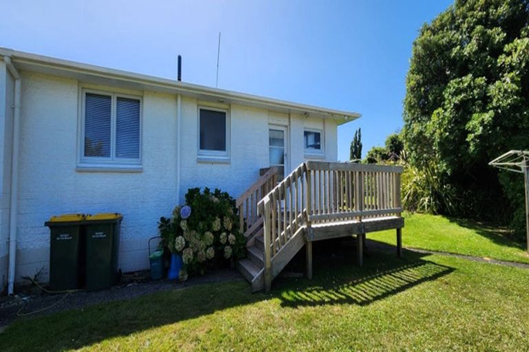 Photo of property in 2/39 Waimea Street, Westown, New Plymouth, 4310