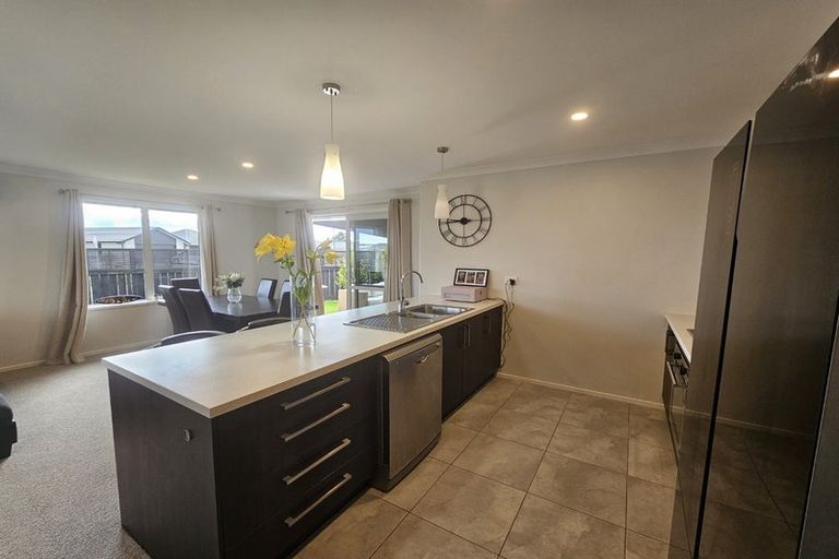 Photo of property in 1 Jeffs Way, Papamoa Beach, Papamoa, 3118