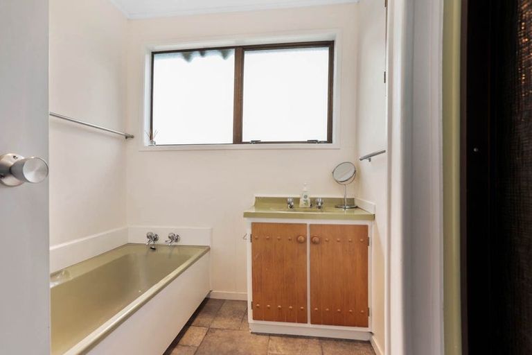 Photo of property in 22 West Harbour Drive, West Harbour, Auckland, 0618