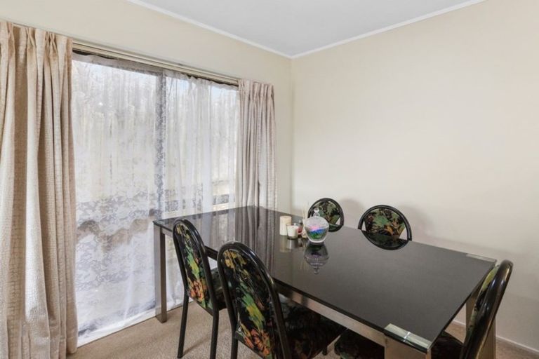 Photo of property in 19 Earnslaw Crescent, Bryndwr, Christchurch, 8053