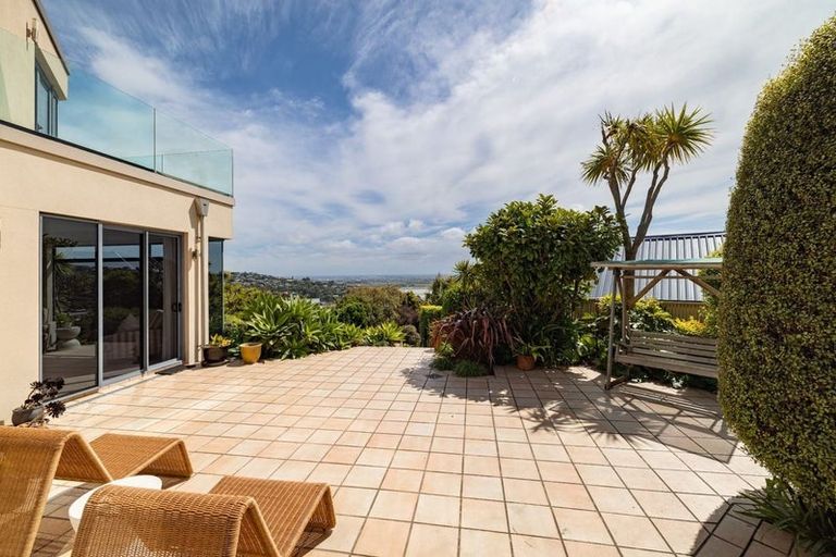 Photo of property in 6 Inverness Lane, Redcliffs, Christchurch, 8081