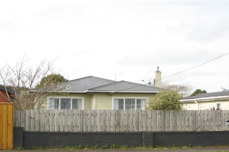 Photo of property in 66 Domett Street, Waitara, 4320