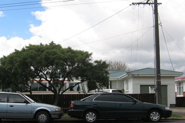 Photo of property in 41 Archibald Road, Kelston, Auckland, 0602