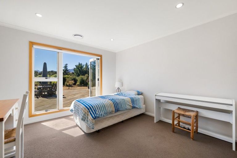 Photo of property in 136 Te Awa Road, Albert Town, Wanaka, 9382