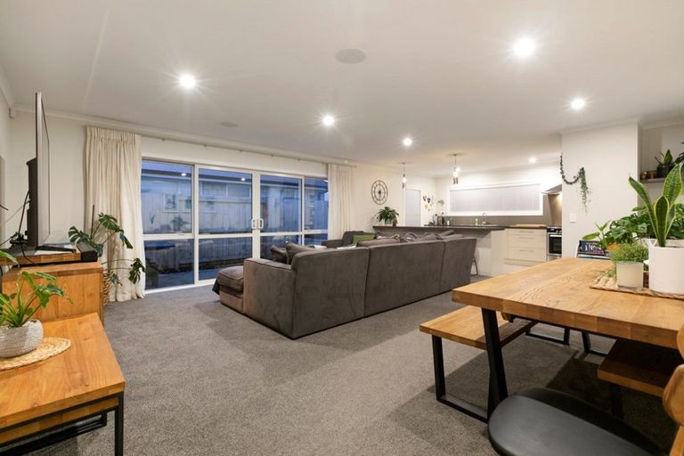 Photo of property in 2 Livingstone Drive, Papamoa Beach, Papamoa, 3118