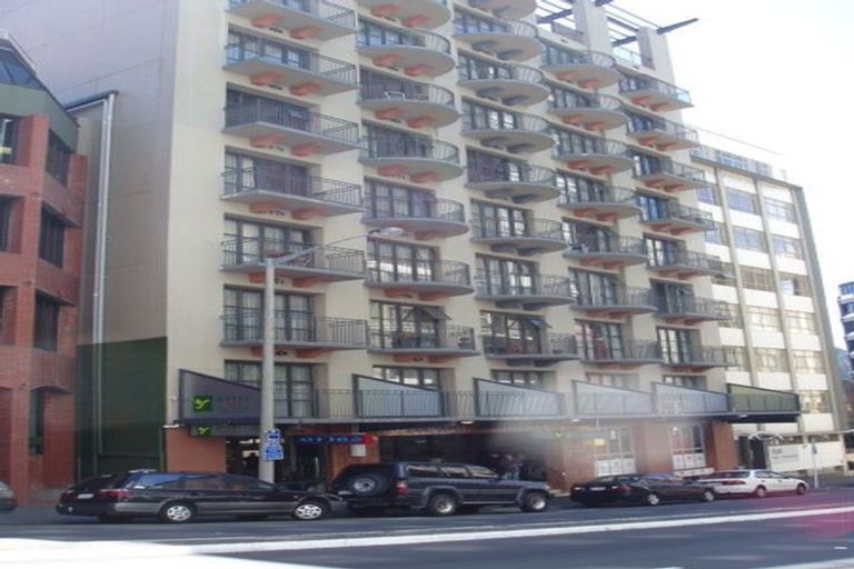 Photo of property in Atrium Apartments, 3i/154 The Terrace, Wellington Central, Wellington, 6011