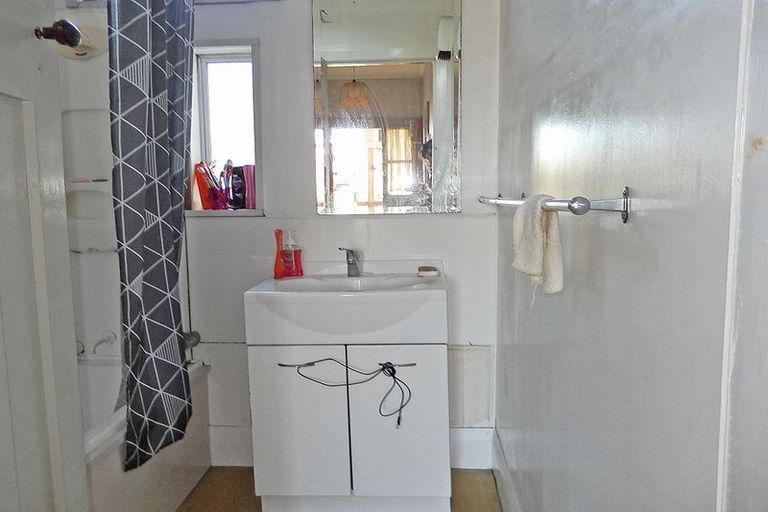 Photo of property in 15 Lynn Street, Oamaru North, Oamaru, 9400