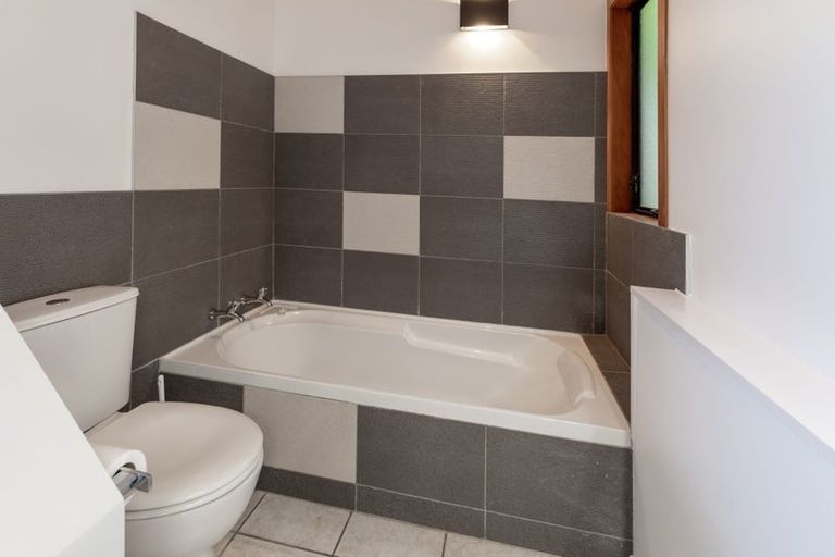 Photo of property in 45 Paturoa Road, Titirangi, Auckland, 0604