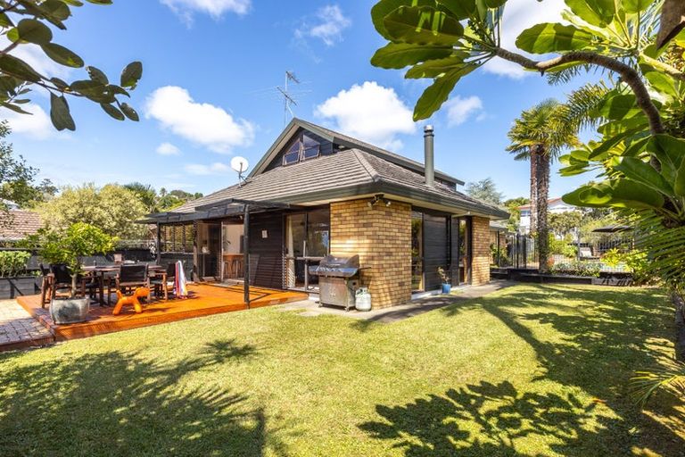 Photo of property in 5 Crestview Place, Browns Bay, Auckland, 0630