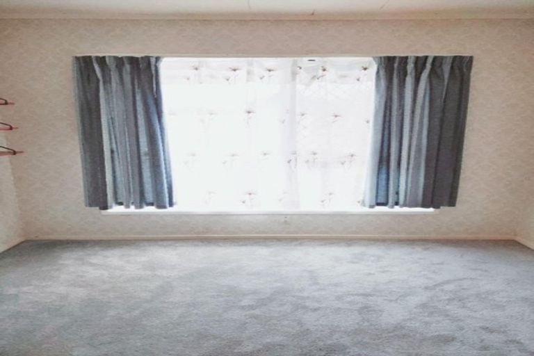 Photo of property in 1/36 Blacklock Avenue, Henderson, Auckland, 0612