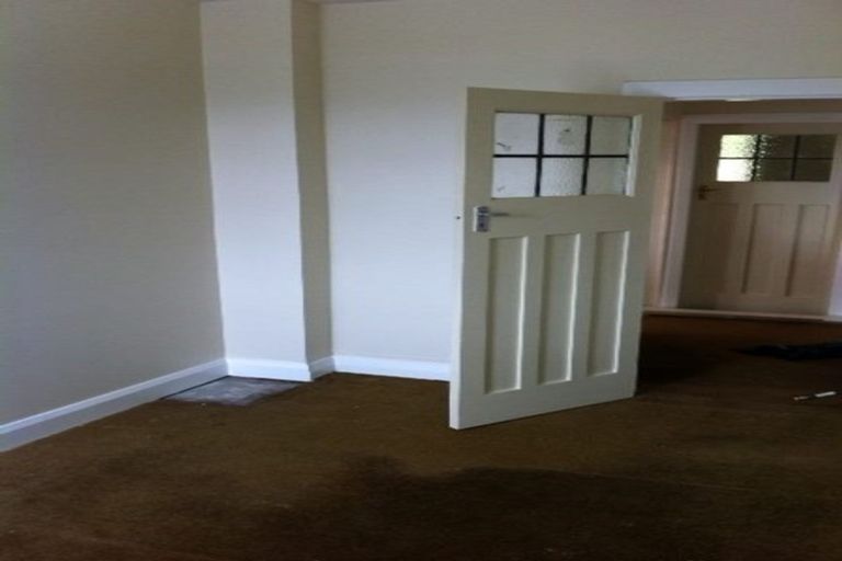 Photo of property in 76a Kelburn Parade, Kelburn, Wellington, 6012