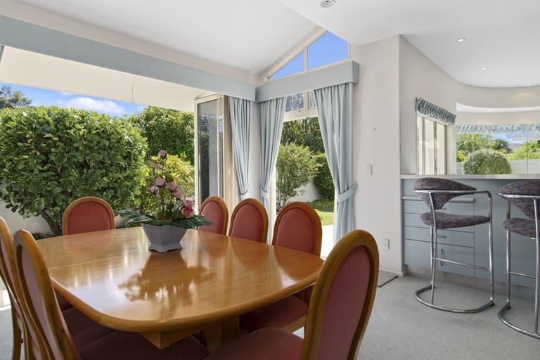 Photo of property in 10 Ashwood Grove, Omokoroa, 3114