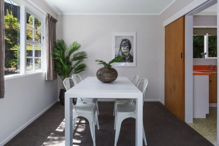 Photo of property in 16 Florio Terrace, Tawa, Wellington, 5028