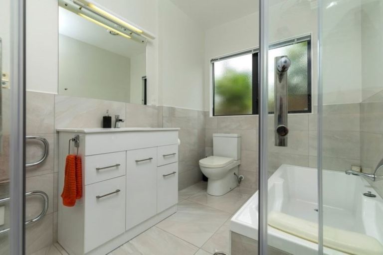 Photo of property in 1/3 Auld Street, Torbay, Auckland, 0630