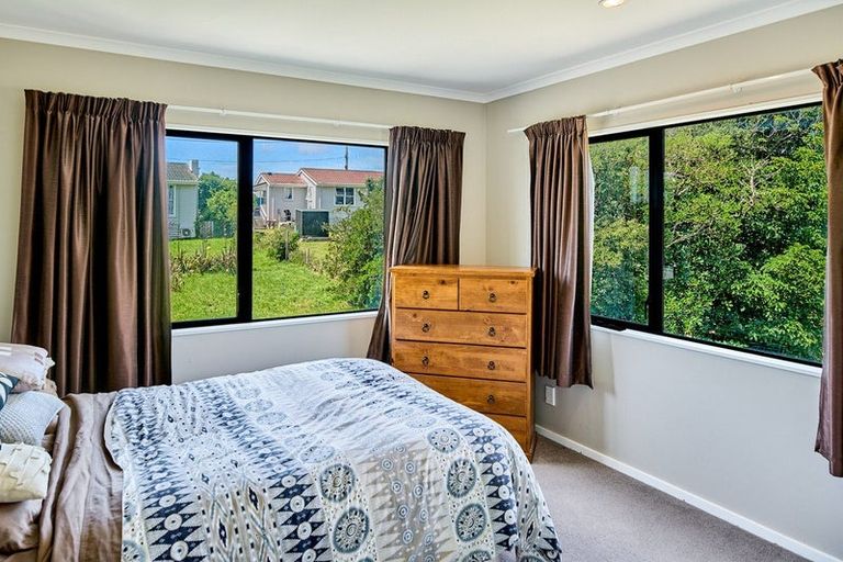Photo of property in 21 View Road, Titahi Bay, Porirua, 5022