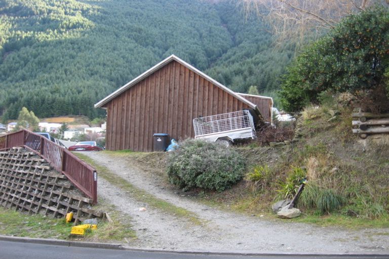Photo of property in 216 Fernhill Road, Sunshine Bay, Queenstown, 9300