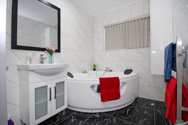 Photo of property in 1/126 Carruth Road, Papatoetoe, Auckland, 2025