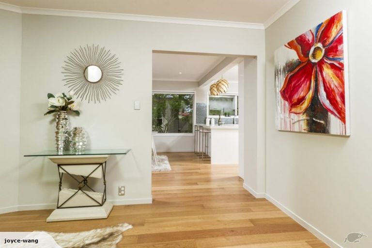 Photo of property in 271 East Coast Road, Mairangi Bay, Auckland, 0630