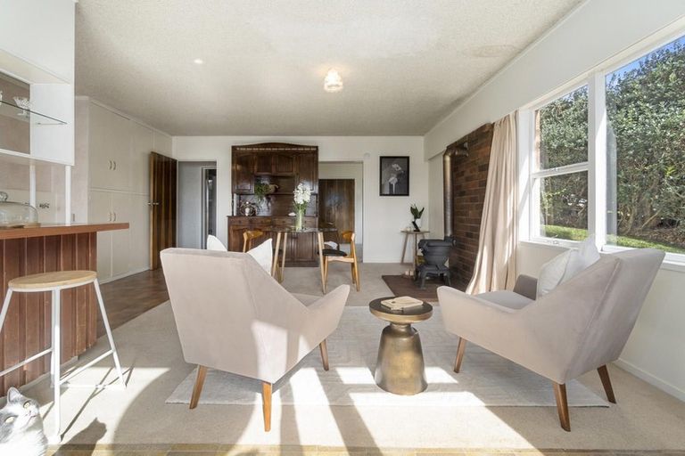 Photo of property in 5 Chapman Road, Te Atatu Peninsula, Auckland, 0610