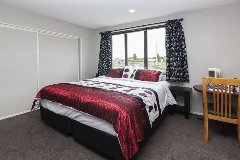 Photo of property in 28 Glasnevin Drive, Casebrook, Christchurch, 8051