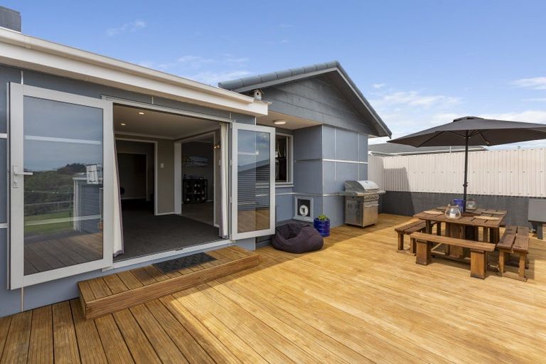 Photo of property in 17 Tainui Street, Welbourn, New Plymouth, 4312