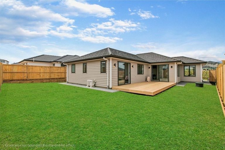 Photo of property in 30 Melgran Avenue, Papakura, 2110