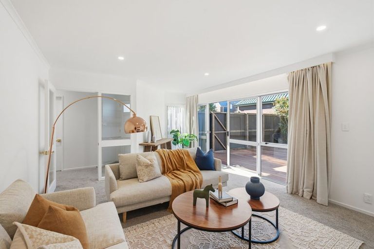 Photo of property in 139 Memorial Avenue, Burnside, Christchurch, 8053