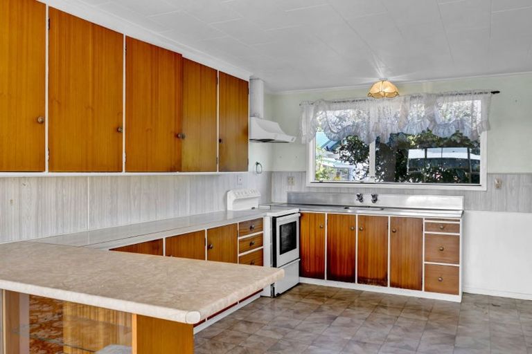 Photo of property in 16 Old South Road, Okato, 4335