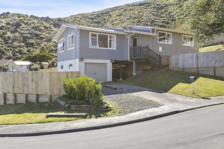 Photo of property in 1 Tuam Grove, Wainuiomata, Lower Hutt, 5014