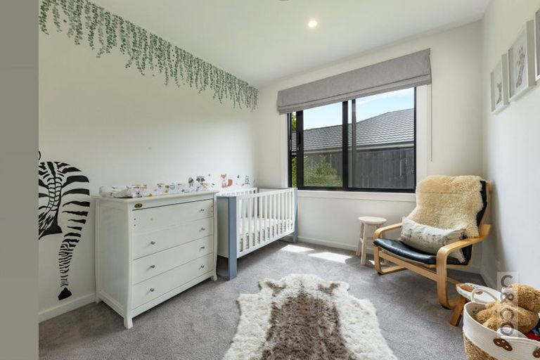 Photo of property in 1 Len Ireland Drive, Kumeu, 0810
