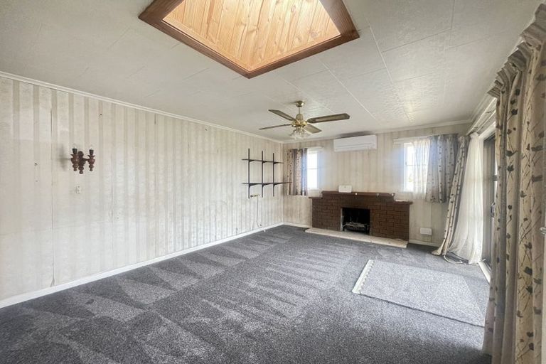 Photo of property in 3 Lavelle Road, Henderson, Auckland, 0612