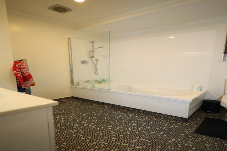 Photo of property in 114 Cambridge Road, Bethlehem, Tauranga, 3110