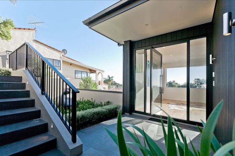 Photo of property in 33 Kitchener Road, Takapuna, Auckland, 0622