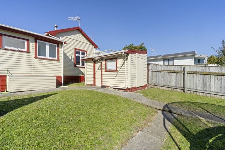 Photo of property in 145 Cambridge Street, Levin, 5510