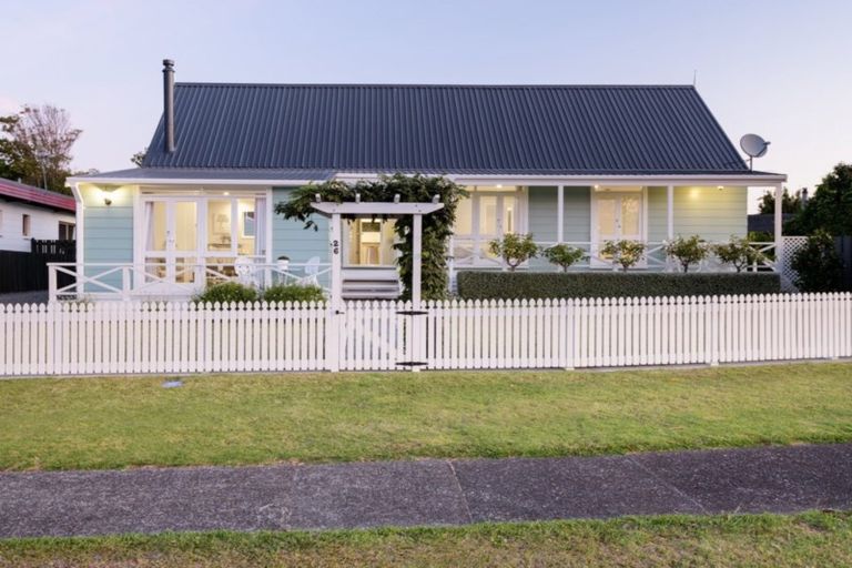 Photo of property in 26 Endeavour Avenue, Welcome Bay, Tauranga, 3112