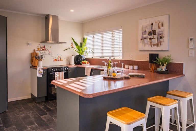 Photo of property in 106 Roberts Line, Kelvin Grove, Palmerston North, 4414