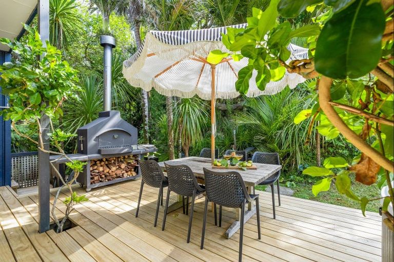 Photo of property in 51 Buckleton Road, Tawharanui Peninsula, Matakana, 0986