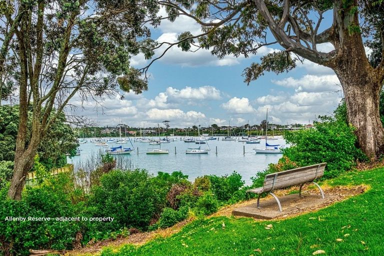 Photo of property in 32 Riverview Road, Panmure, Auckland, 1072