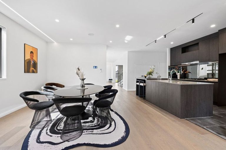 Photo of property in 8 Kumukumu Road, Long Bay, Auckland, 0630