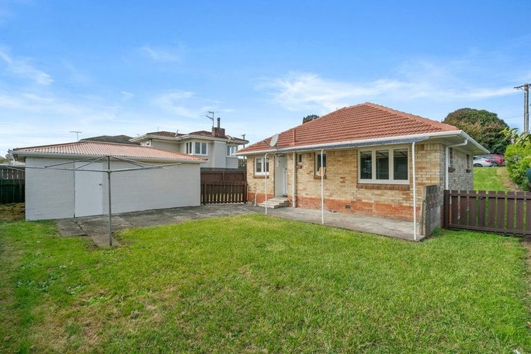 Photo of property in 1/66 Clevedon Road, Papakura, 2110
