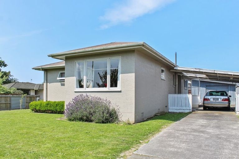 Photo of property in 2 Tern Place, Hokowhitu, Palmerston North, 4410