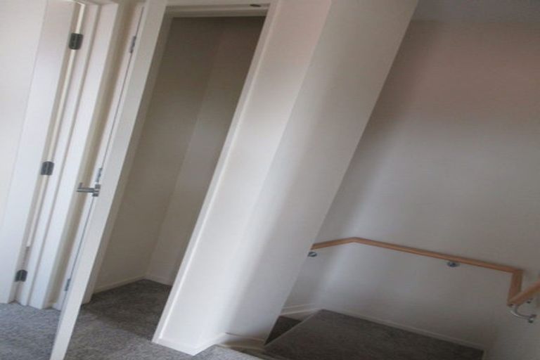 Photo of property in 2 Nikau Street, New Lynn, Auckland, 0600