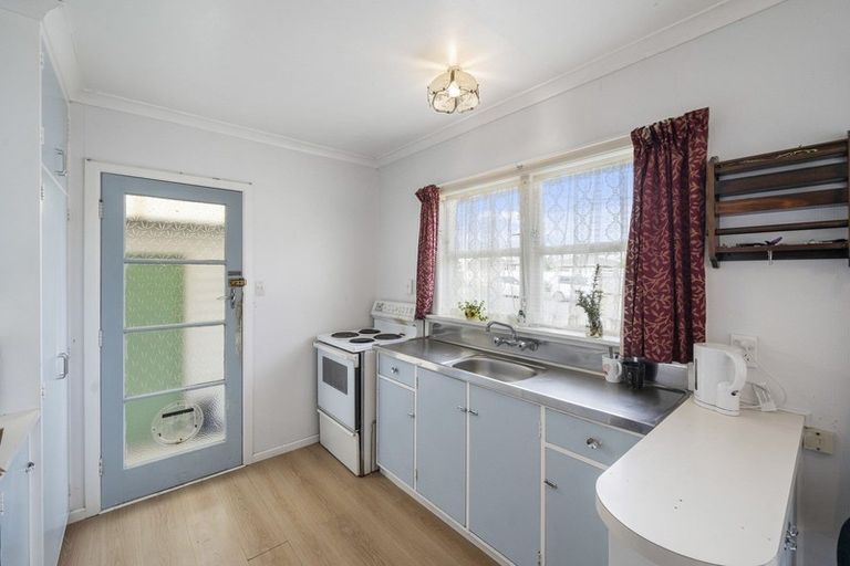 Photo of property in 36 Cambridge Street, Levin, 5510