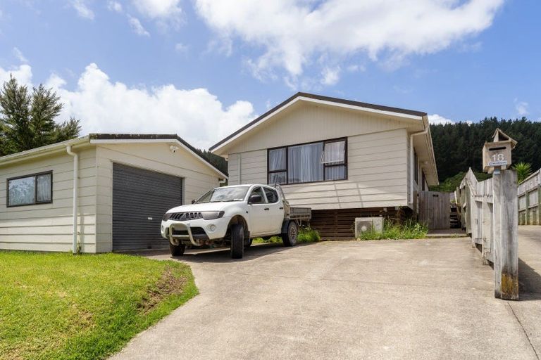 Photo of property in 18 Ruahine Street, Paraparaumu, 5032