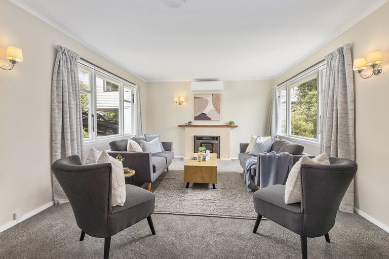 Photo of property in 318b Main Road, Tawa, Wellington, 5028